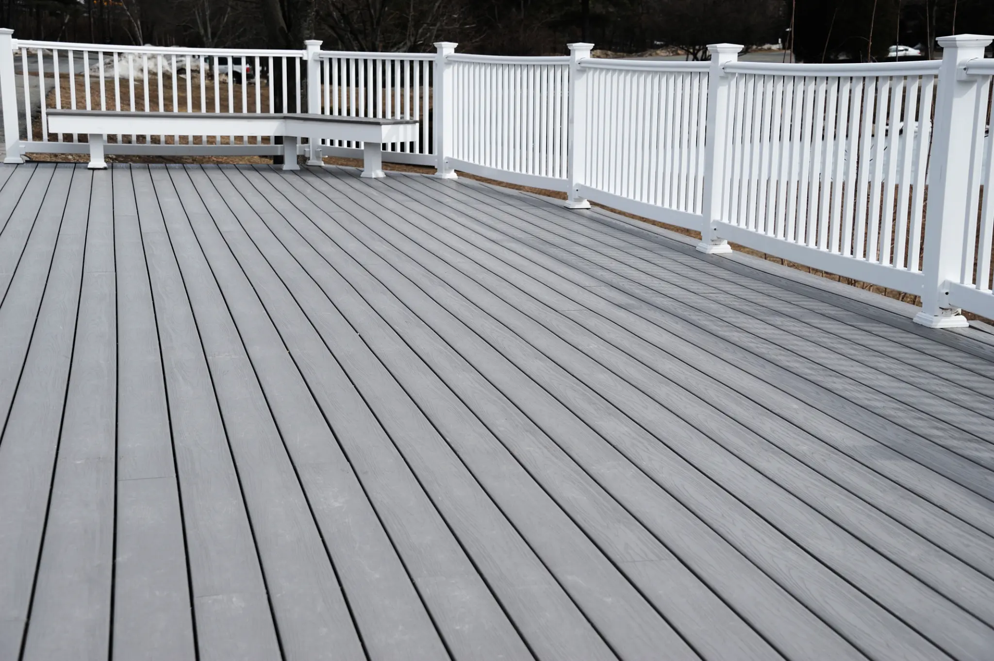 composite-deck-white-rail.webp